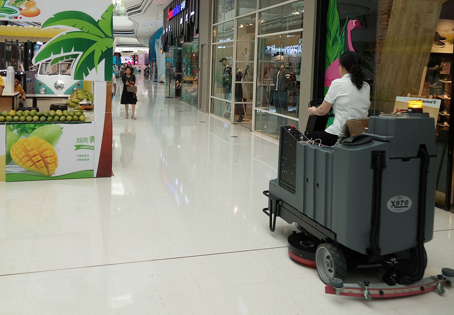 江西大型清潔設(shè)備多功能洗地機(jī)和電動(dòng)<a href=http://www.appviabenifit.com target=_blank class=infotextkey>掃地車生產(chǎn)廠</a>